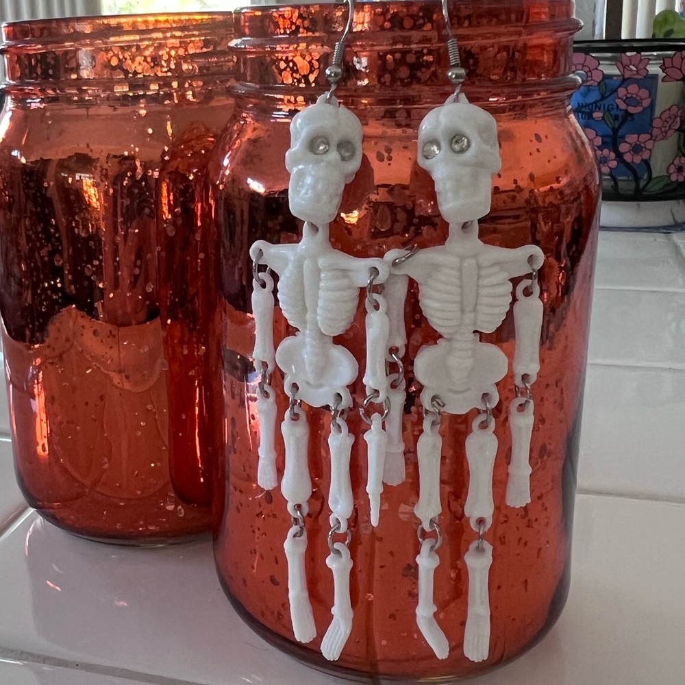 HALLOWEEN EARRINGS Dancing Skeletons with Sparkly Eyes